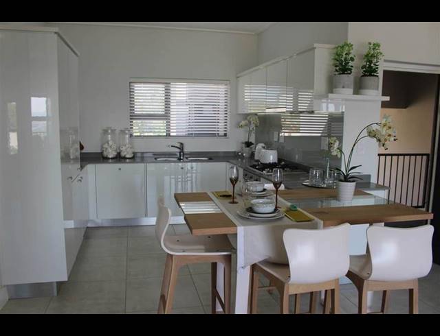 2 BEDROOM APARTMENT FOR SALE IN WATERFALL